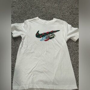 boys nike sneaker christmas tee